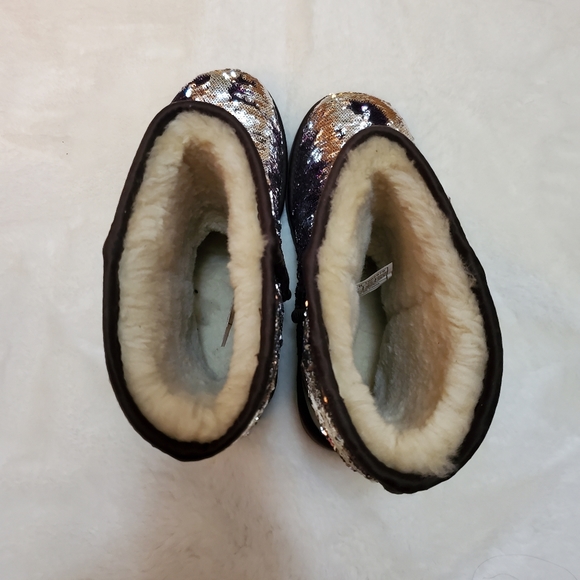 Ugg Classic Short 2-Tone Reversible Sequin Purple Silver Boot Size 7 - Picture 12 of 13